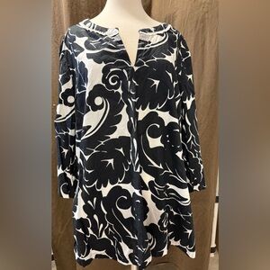 Liz Claiborne Monochrome Abstract Blouse